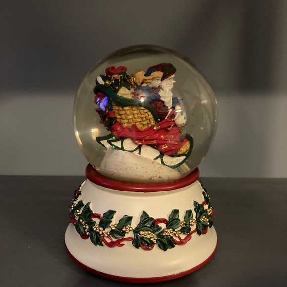 Princess House Other - Princess House Musical Snow Globe